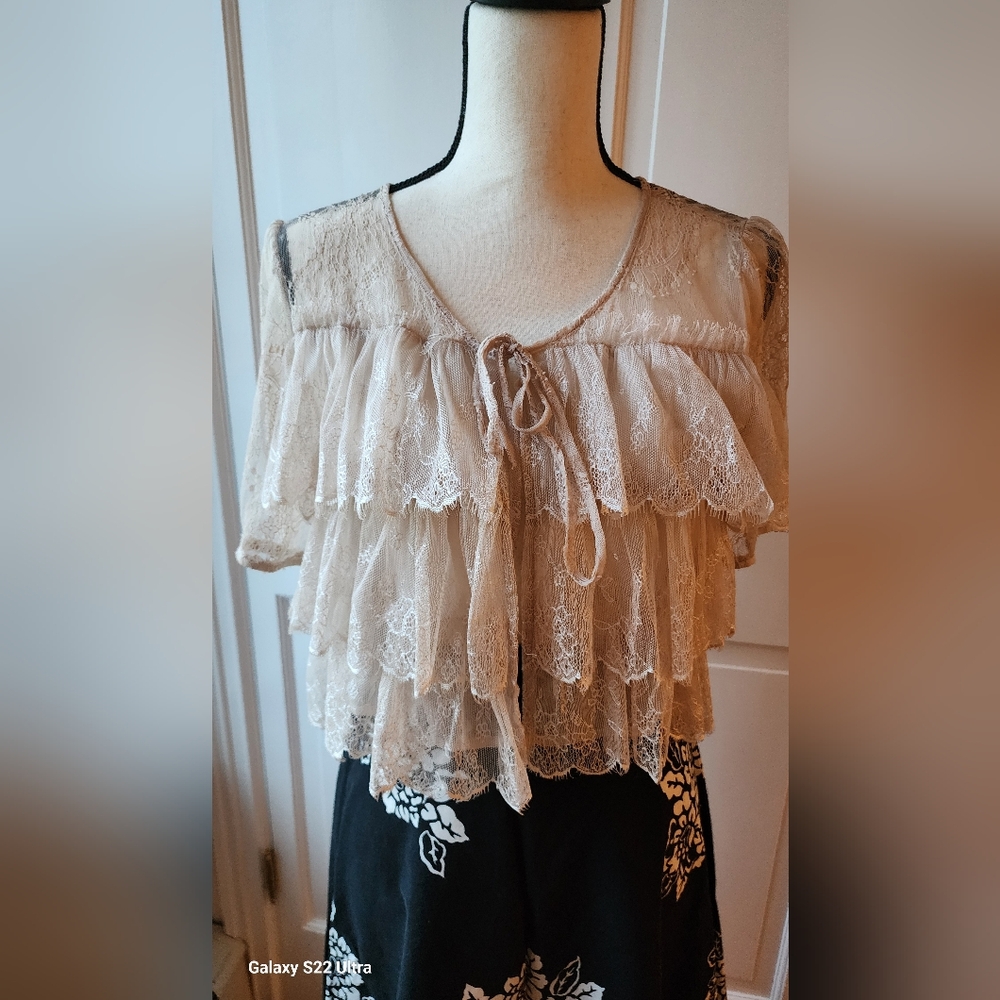 Frilly top
